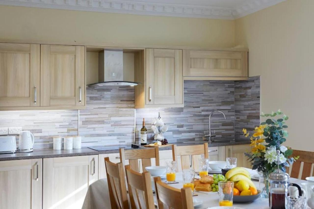 Denelea - Stunning Sea Views! Scarborough Exterior photo